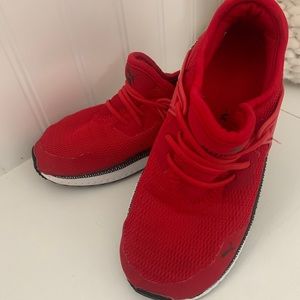 Toddler boys red puma tennis shoes